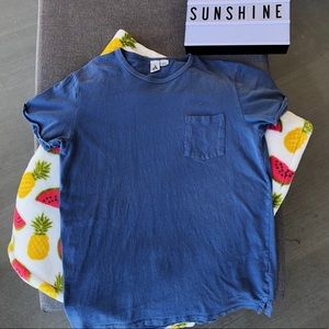 BLUE URBAN OUTFITTERS T-SHIRT